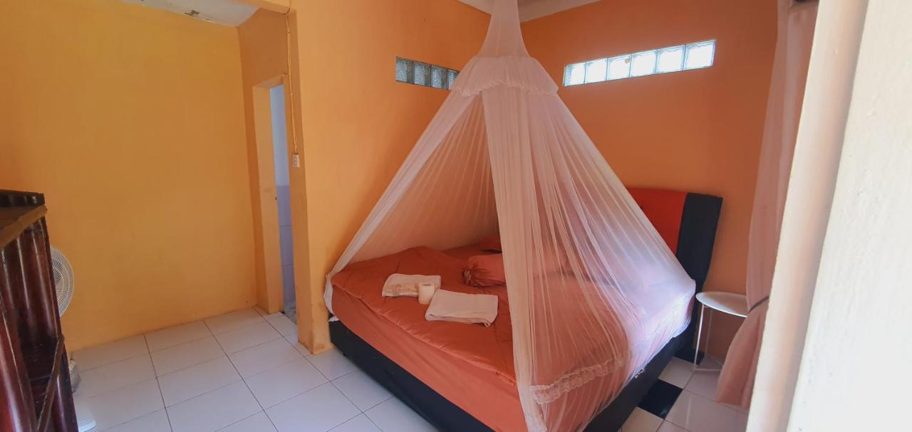 Sumatra Cheeky Monkeys Hotel Bukit Lawang Exterior photo