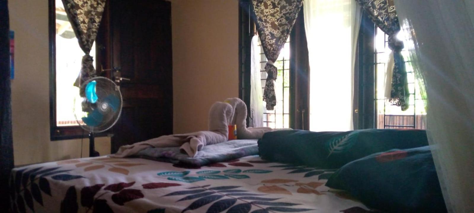 Sumatra Cheeky Monkeys Hotel Bukit Lawang Room photo